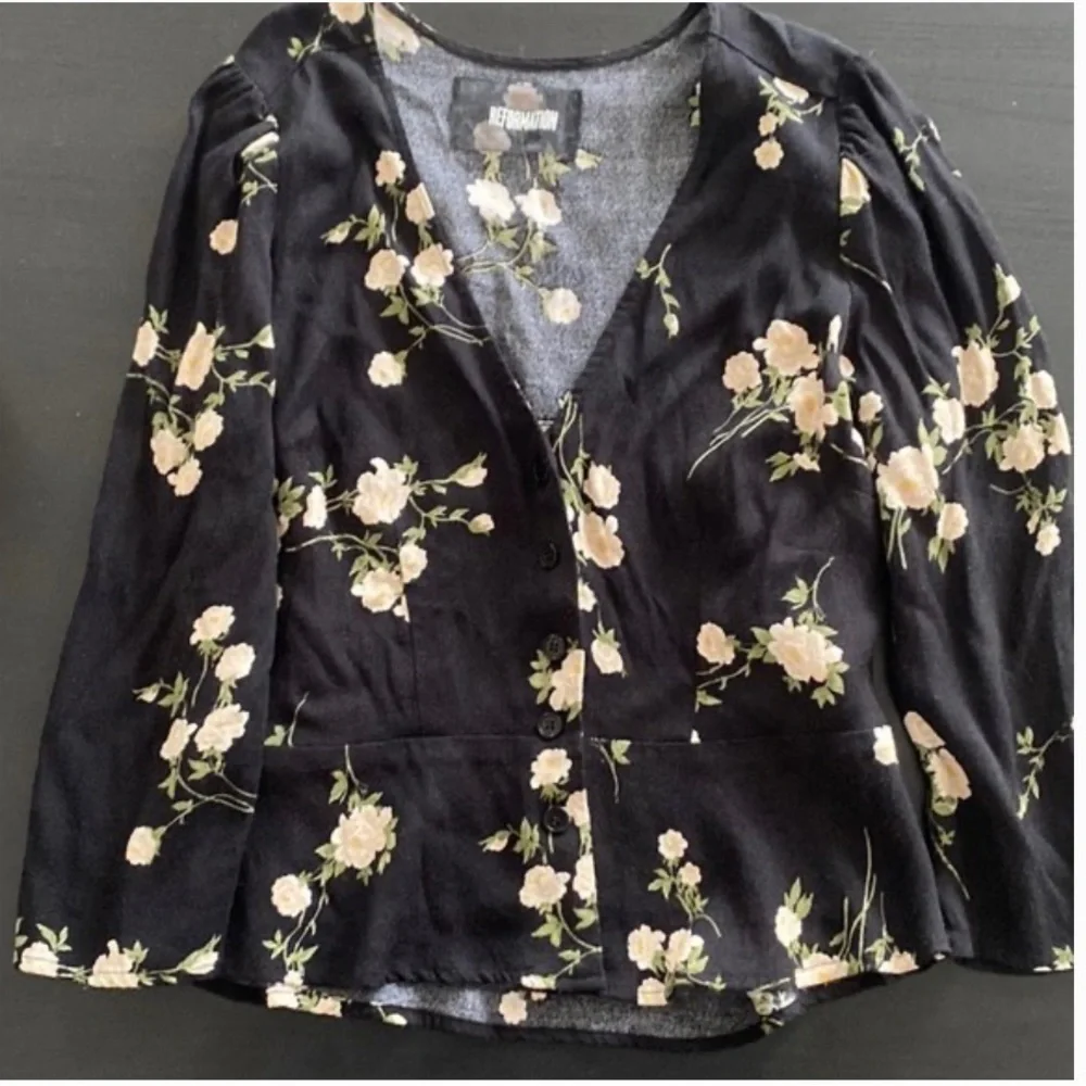 Reformation Benton Blouse - Picture 2 of 4